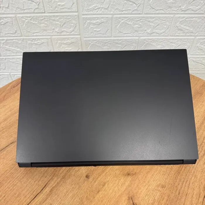 Ігровий ноутбук Б-клас Clevo NH77DE / 17.3" (1920x1080) IPS / Intel Core i7-10750H (6 (12) ядер по 2.6 - 5.0 GHz) / 8 GB DDR4 / 256 GB SSD NVMe + 1000 GB HDD / nVidia GeForce GTX 1650 Ti, 4 GB GDDR6, 128-bit / WebCam б/в - зображення 3