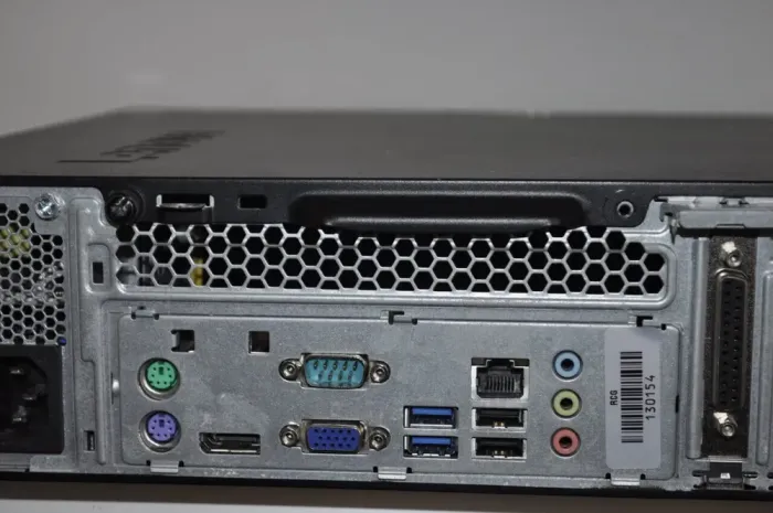 Комп'ютер Б-клас Lenovo ThinkCentre M700 SFF / Intel Core i5-6400 (4 ядра по 2.7 - 3.3 GHz) / 16 GB DDR4 / 128 GB SSD / Intel HD Graphics 530 б/в - зображення 6