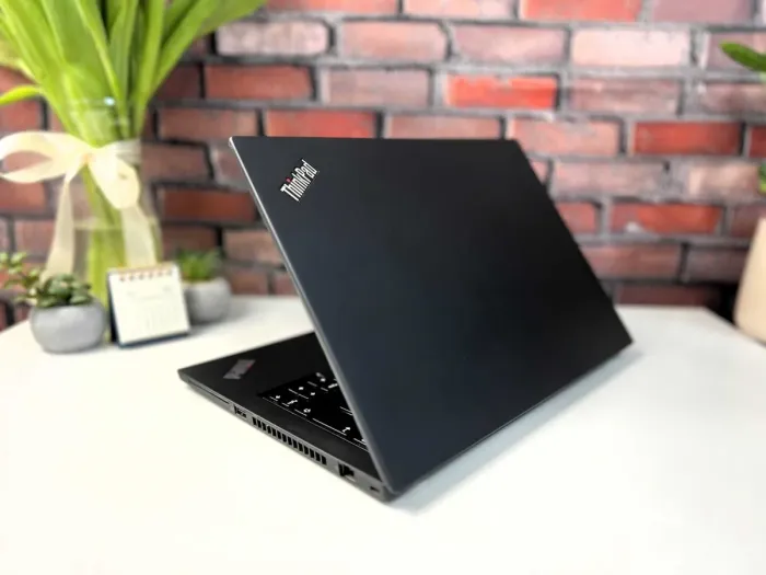 Ультрабук Lenovo ThinkPad T14 Gen 2 / 14" (1920x1080) IPS / Intel Core i5-1135G7 (4 (8) ядра по 4.2 GHz) / 16 GB DDR4 / 256 GB SSD M.2 / Intel Iris Xe Graphics / WebCam б/в - зображення 9