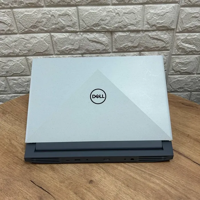 Ігровий ноутбук Dell G15 5515 / 15.6" (1920x1080) IPS / AMD Ryzen 7 5800H (8 (16) ядер по 3.2 - 4.4 GHz) / 8 GB DDR4 / 512 GB SSD NVMe / nVidia GeForce RTX 3050 Ti, 4 GB GDDR6, 128-bit / WebCam б/в - зображення 3