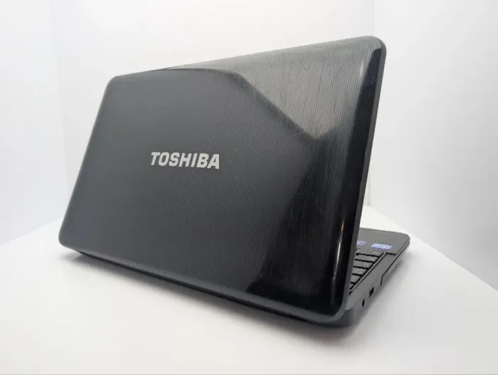 Ноутбук Toshiba Satellite C855 / 15.6" (1366x768) TN / Intel Core i3-2350M (2 (4) ядра по 2.3 GHz) / 6 GB DDR3 / 500 GB HDD / Intel HD Graphics 3000 / WebCam б/в - зображення 8