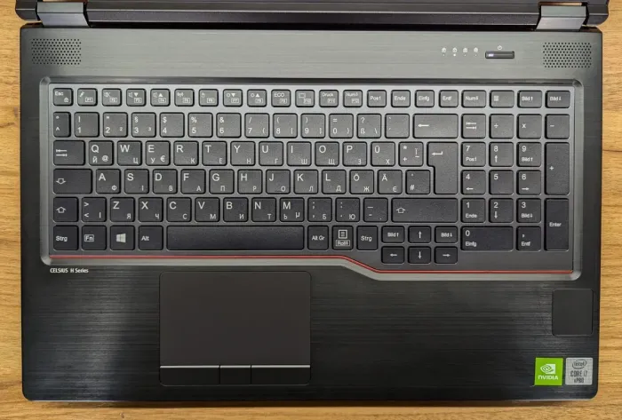 Мобільна робоча станція Fujitsu Celsius H7510 / 15.6" (1920x1080) IPS / Intel Core i7-10850H (6 (12) ядер по 2.7 - 5.1 GHz) / 32 GB DDR4 / 512 GB SSD / nVidia Quadro T1000, 4 GB GDDR6, 128-bit / WebCam / Windows 10 б/в - зображення 3