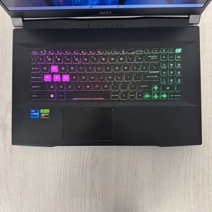 Ігровий ноутбук Б-класу MSI Katana 15 B13VFK / 15,6" (1920x1080) IPS / Intel Core i7-13620H (10 (16) ядер по 3,6 - 4,9 ГГц) / 16 ГБ DDR5 / 1000 ГБ SSD / nVidia GeForce RTX 4060, 8 ГБ GDDR6, 128-біт / WebCam б/в - зображення 3