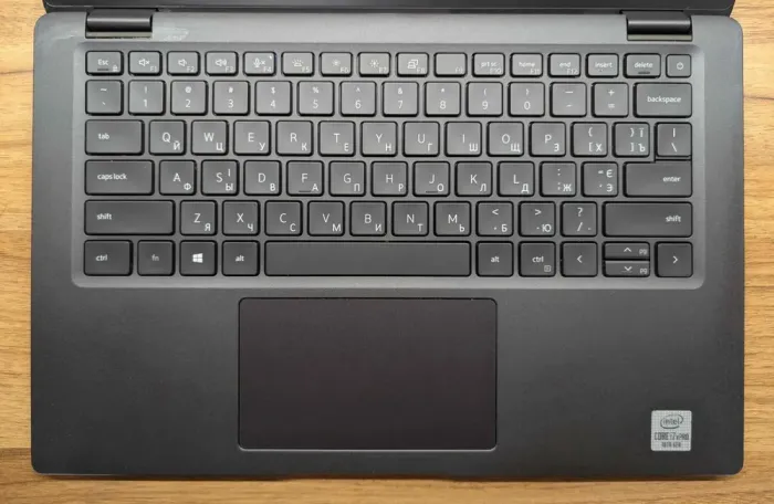 Ультрабук Б-клас Dell Latitude 7410 / 14" (1920x1080) IPS / Intel Core i7-10810U (6 (12) ядер по 1.1 - 4.9 GHz) / 16 GB DDR4 / 256 GB SSD / Intel UHD Graphics / WebCam / Windows 10 б/в - зображення 3