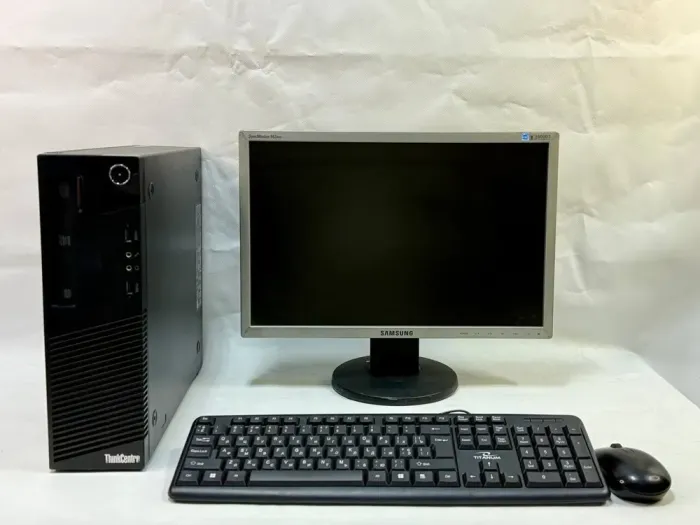 Комплект ПК: неттоп Lenovo ThinkCentre M93p Tiny USFF / Intel Core i3-4130 (2 (4) ядра по 3.4 GHz) / 8 GB DDR3 / 500 GB HDD / Intel HD Graphics 4400 / DVD-ROM + Монітор Б-клас Samsung SyncMaster 943NW / 19" (1440x900) TN + Клавіатура, мишка, кабелі б/в - зображення 2