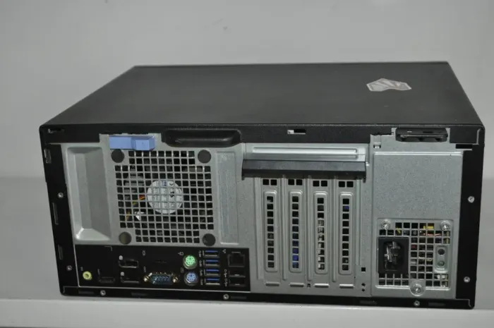 Комп'ютер Dell OptiPlex 5040 Tower / Intel Core i3-6100 (2 (4) ядра по 3,7 ГГц) / 8 ГБ DDR3 / 240 ГБ SSD / Intel HD Graphics 530 б/в - зображення 12