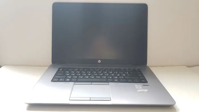 Ноутбук HP EliteBook 850 G1 / 15.6" (1920x1080) TN / Intel Core i7-4600U (2 (4) ядра по 2.1 - 3.3 GHz) / 8 GB DDR3 / 256 GB SSD / Intel HD Graphic 4400 / WebCam б/в - зображення 2