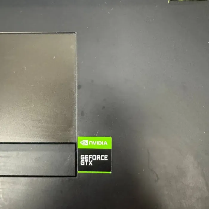 Ігровий ноутбук Dell Alienware 15 R3 / 15.6" (1920x1080) IPS / Intel Core i7-6820HQ (4 (8) ядра по 2.7 - 3.6 GHz) / 16 GB DDR4 / 500 GB SSD / nVidia GeForce GTX 1070, 8 GB GDDR5, 256-bit / WebCam б/в - зображення 8