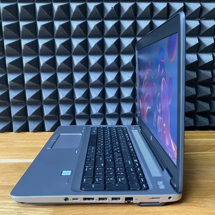 Ноутбук HP ProBook 650 G2 / 15.6" (1366x768) TN / Intel Core i5-6300U (2 (4) ядра по 2.4 - 3.0 GHz) / 8 GB DDR4 / 256 GB SSD / Intel HD Graphics 520 / WebCam б/в - зображення 6