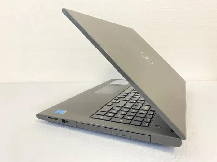 Ноутбук Б-клас Dell Vostro 3546 / 15.6" (1366x768) TN / Intel Core i3-4005U (2 (4) ядра по 1.7 GHz) / 8 GB DDR3 / 500 GB HDD / Intel HD Graphics 4400 / WebCam / DVD-RW б/в - зображення 6