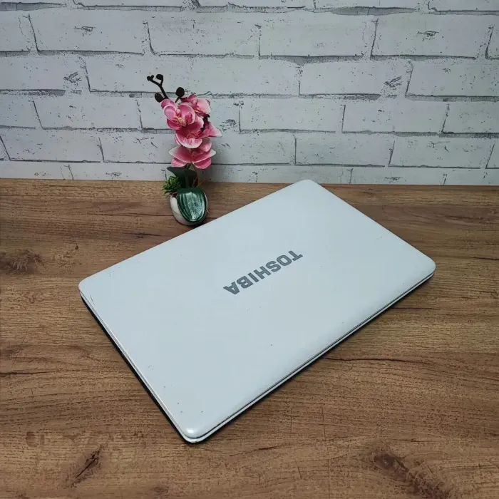 Ноутбук Б-клас Toshiba Satellite L775D-10V / 17.3" (1600x900) TN / AMD A6-3420M (2 (4) ядра по 1.5 - 2.4 GHz) / 8 GB DDR3 / 128 GB SSD / AMD Radeon HD 6520G Graphics / WebCam / DVD-ROM б/в - зображення 7