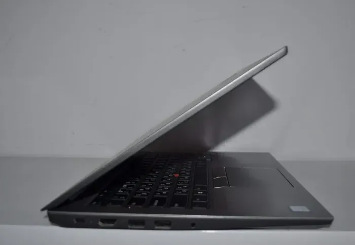 Ноутбук Lenovo ThinkPad E480 / 14" (1920x1080) IPS / Intel Core i5-7200U (2 (4) ядра по 2.5 - 3.1 GHz) / 16 GB DDR4 / 480 GB SSD / Intel UHD Graphics 620 / WebCam / Windows 11 Pro б/в - зображення 6