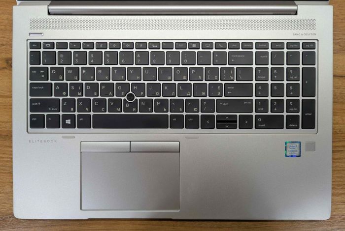 Ультрабук Б-клас HP EliteBook 850 G6 / 15.6" (1920x1080) IPS / Intel Core i5-8365U (4 (8) ядра по 1.6 - 4.1 GHz) / 16 GB DDR4 / 512 GB SSD / Intel UHD Graphics / Fingerprint / WebCam / Windows 10 б/в - зображення 4