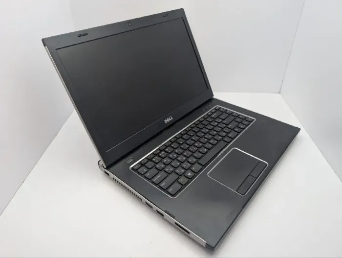 Ноутбук Dell Vostro 3550 / 15.6" (1366x768) TN / Intel Core i5-2410M (2 (4) ядра по 2.3 - 2.9 GHz) / 8 GB DDR3 / 240 GB SSD / Intel HD Graphics 3000 / WebCam / DVD-ROM / АКБ не тримає б/в - зображення 6