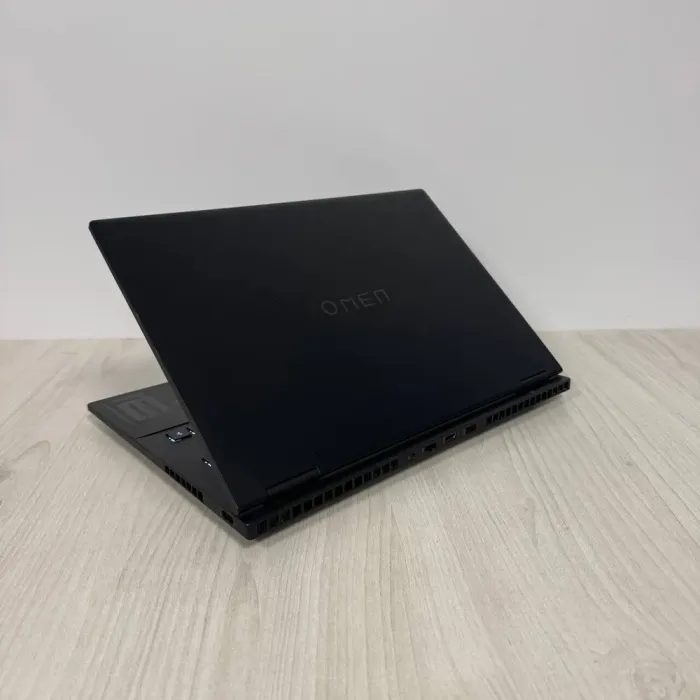 Ігровий ноутбук Б-класу HP Omen 16t-wf000 / 16.1" (1920x1080) IPS / Intel Core i7-13700HX (16 (24) ядер по 2.1 - 5.0 GHz) / 16 GB DDR5 / 512 GB SSD NVMe / nVidia GeForce RTX 4060, 8 GB GDDR6, 128-bit / WebCam б/в - зображення 6