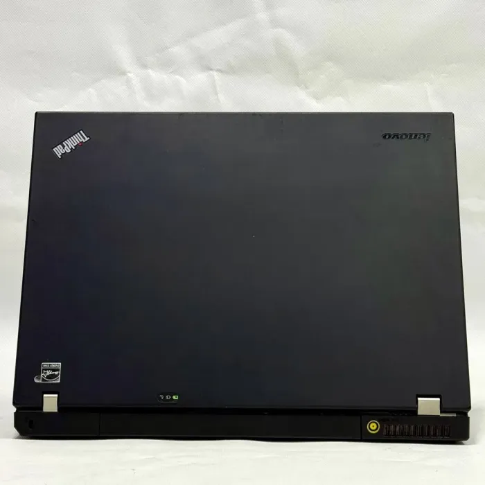 Ноутбук Lenovo ThinkPad T500 / 15.4" (1680x1050) TN / Intel Core 2 Duo P8600 (2 ядра по 2.4 GHz) / 4 GB DDR3 / 250 GB HDD / Mobile Intel 4 Series Express Chipset Family / DVD-ROM б/в - зображення 7
