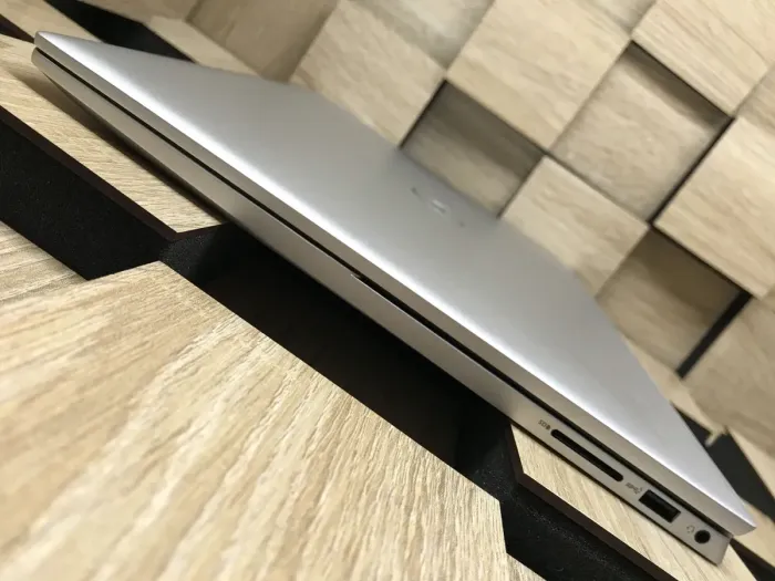 Ноутбук Б-клас Dell Inspiron 16 5620 / 16" (1920x1200) IPS / Intel Core i7-1255U (10 (12) ядер по 1.7 - 4.7 GHz) / 8 GB DDR4 / 240 GB SSD M.2 / Intel Iris Xe Graphics / WebCam / Fingerprint / USB 3.2 / HDMI / Windows 10 б/в - зображення 6