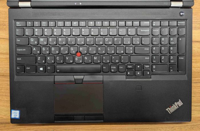 Мобільна робоча станція Б-клас Lenovo ThinkPad P52 / 15.6" (1920x1080) IPS / Intel Xeon E-2176M (6 (12) ядер по 2.7 - 4.4 GHz) / 32 GB DDR4 / 512 GB SSD / nVidia Quadro P2000, 4 GB GDDR5, 128-bit / TouchID / WebCam / Windows 10 б/в - зображення 4