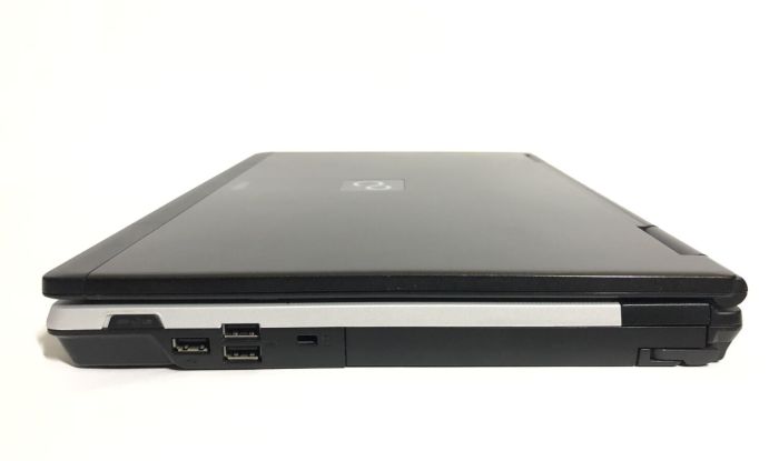 Мобільна робоча станція Б-клас Fujitsu Celsius H710 / 15.6" (1920x1080) TN / Intel Core i7-2640M (2 (4) ядра по 2.8 - 3.5 GHz) / 8 GB DDR3 / 500 GB HDD / nVidia Quadro 1000M, 2 GB GDDR3, 128-bit / WebCam б/в - зображення 4