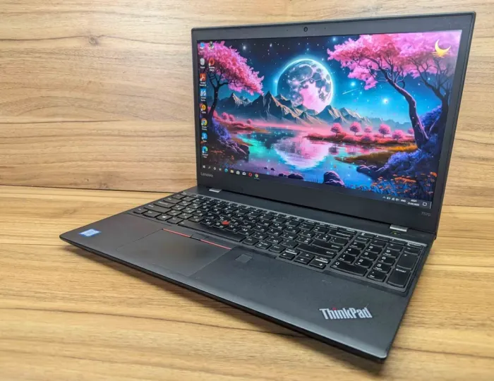 Ноутбук Lenovo ThinkPad T570 / 15.6" (1920x1080) IPS / Intel Core i7-6600U (2 (4) ядра по 2.6 - 3.4 GHz) / 8 GB DDR4 / 240 GB SSD / Intel HD Graphics 520 / WebCam / Fingerprint / Windows 10 б/в - зображення 5