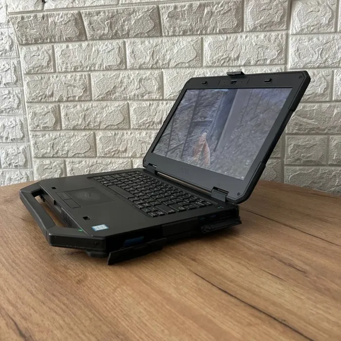 Захищений ноутбук Б-клас Dell Latitude 5414 Rugged / 14" (1366x768) TN / Intel Core i5-6300U (2 (4) ядра по 2.4 - 3.0 GHz) / 8 GB DDR4 / 256 GB SSD / Intel HD Graphics 520 / WebCam б/в - зображення 5