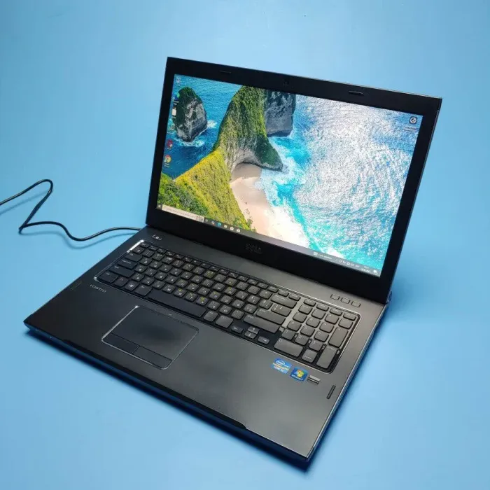 Ноутбук Б-клас Dell Vostro 3750 / 17.3" (1600x900) TN / Intel Core i3-2330M (2 (4) ядра по 2.2 GHz) / 4 GB DDR3 / 256 GB SSD / Intel HD Graphics 3000 / WebCam / DVD-ROM / Win 10 Pro б/в - зображення 2