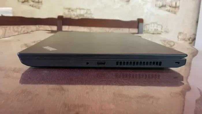 Ультрабк Lenovo ThinkPad L15 Gen 1 / 15.6" (1920x1080) IPS / Intel Core i7-10510U (4 (8) ядра по 1.8 - 4.9 GHz) / 16 GB DDR4 / 512 GB SSD / Intel UHD Graphics for 10th Generation / WebCam б/в - зображення 7