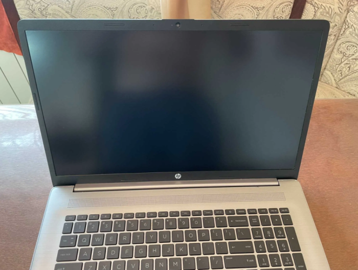 Ігровий ноутбук HP 470 G9 / 17.3" (1920x1080) FullHD IPS / Intel Core i7-1255U (10 (12) ядер по 1.7 - 4.7 GHz) / 16 GB DDR4 / 256 GB SSD / nVidia GeForce MX550, 2 GB GDDR6, 64-bit / WebCam б/в - зображення 5