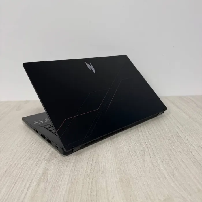 Ігровий ноутбук Aser Nitro V15 ANV15-52 / 15,6" (1920x1080) IPS / Intel Core i5-13420H (8 (12) ядер по 3,4 - 4,6 ГГц) / 16 ГБ DDR5 / 512 ГБ SSD / nVidia GeForce RTX 4050, 6 ГБ GDDR6, 96-біт / Веб-камера б/в - зображення 9