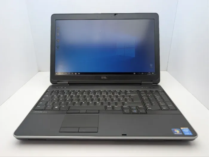 Ноутбук Dell Latitude E6540 / 15.6" (1920x1080) TN / Intel Core i5-4200M (2 (4) ядра по 2.5 - 3.1 GHz) / 8 GB DDR3 / 1000 GB HDD / Intel HD Graphics 4600 / DVD-ROM б/в - зображення 2