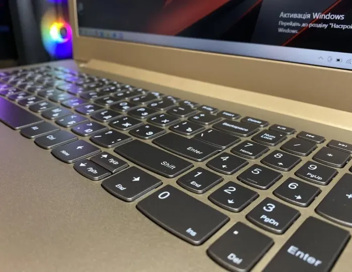 Ноутбук Lenovo IdeaPad 520-15IKB / 15.6" (1920x1080) IPS / Intel Core i5-8250U (4 (8) ядра по 1.6 - 3.4 GHz) / 20 GB DDR4 / 500 GB SSD / nVidia GeForce MX150, 2 GB GDDR3, 64-bit / WebCam б/в - зображення 5