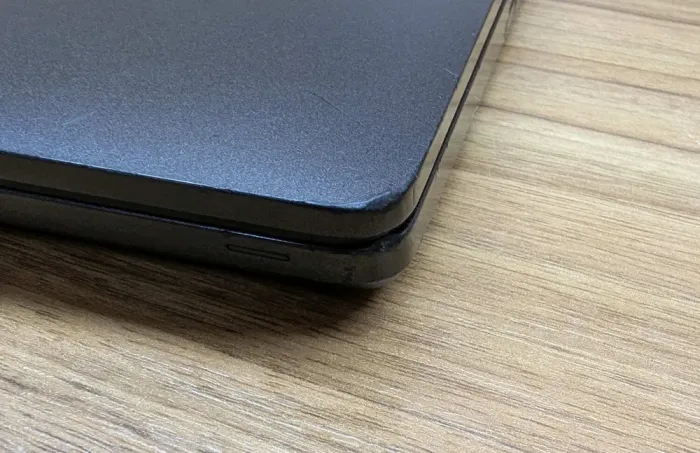 Ультрабук Б-клас Dell Latitude 5500 / 15.6" (1920x1080) IPS / Intel Core i7-8665U (4 (8) ядра по 1.9 - 4.8 GHz) / 16 GB DDR4 / 512 GB SSD / Intel UHD Graphics / WebCam / Windows 10 б/в - зображення 3