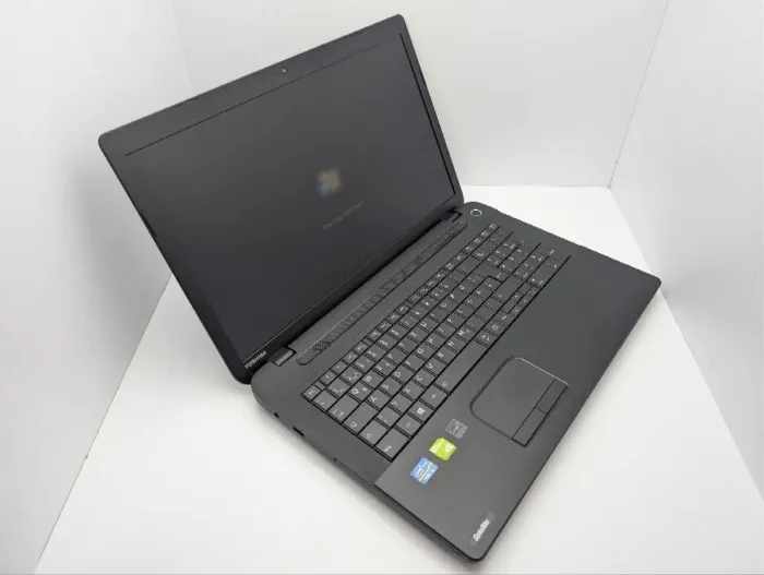 Ноутбук Toshiba Satellite C70-A / 17.3" (1600x900) TN / Intel Core i3-3120M (2 (4) ядра по 2.5 GHz) / 6 GB DDR3 / 500 GB HDD / nVidia GeForce 710M, 1 GB GDDR3, 64-bit / WebCam / DVD-ROM б/в - зображення 6