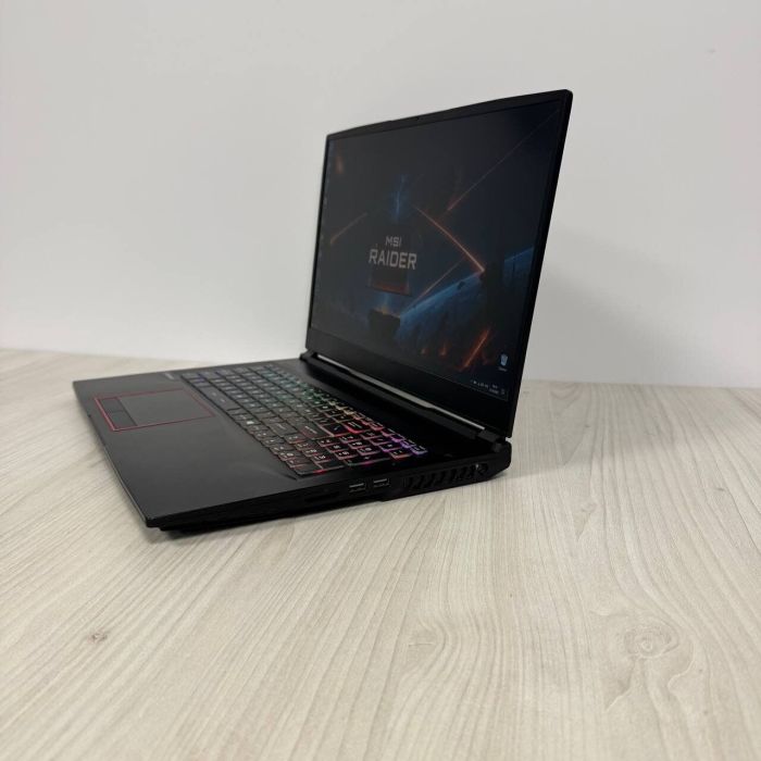 Ігровий ноутбук MSI GE75 Raider 10SFS / 17.3" (1920x1080) IPS / Intel Core i7-10750H (6 (12) ядер по 2.6 - 5.0 GHz) / 16 GB DDR4 / 128 GB SSD NVMe + 1000 GB HDD / nVidia GeForce RTX 2060, 6 GB GDDR6, 192-bit / WebCam б/в - зображення 5