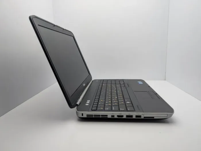 Ноутбук Dell Latitude E5520 / 15.6" (1366x768) TN / Intel Core i5-2520M (2 (4) ядра по 2.5 - 3.2 GHz) / 6 GB DDR3 / 240 GB SSD / Intel HD Graphics 3000 / WebCam б/в - зображення 5