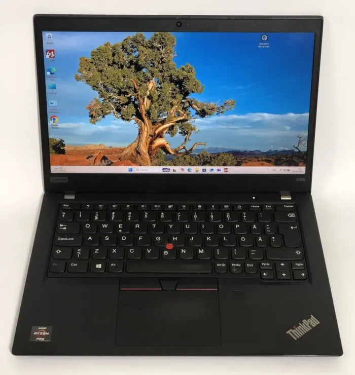 Ультрабук Б-клас Lenovo ThinkPad X395 / 13.3" (1920x1080) IPS Touch / AMD Ryzen 3 PRO 3300U (4 ядра по 2.1 - 3.5 GHz) / 8 GB DDR4 / 256 GB SSD NVMe / AMD Radeon Vega 6 Graphics / WebCam / Win 10 Pro б/в - зображення 2