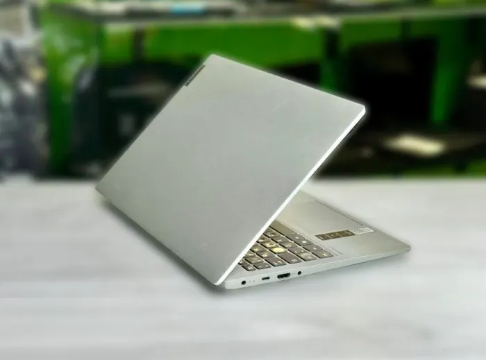 Ультрабук Б-клас Lenovo IdeaPad 5 15IIL05 / 15.6" (1920x1080) IPS / Intel Core i5-1035G1 (4 (8) ядра по 1.0 - 3.6 GHz) / 8 GB DDR4 / 512 GB SSD / Intel UHD Graphics / WebCam / Win 10 Home б/в - зображення 5