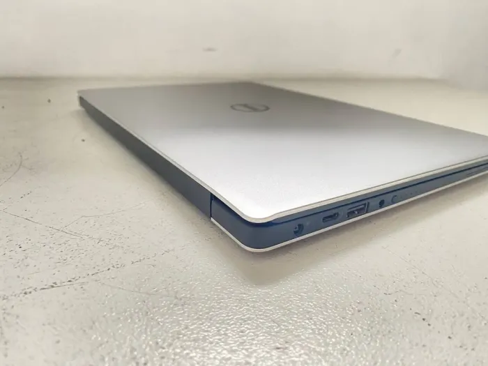 Ультрабук Б-клас Dell XPS 13 9360 / 13.3" (1920x1080) IPS / Intel Core i5-7200U (2 (4) ядра по 2.5 - 3.1 GHz) / 8 GB DDR3 / 256 GB SSD / Intel HD Graphics 620 / WebCam б/в - зображення 3