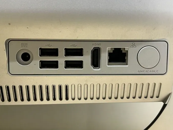 Моноблок Б-клас Asus ET2012AUKB / 20" (1600x900) TN / AMD E-450 (2 ядра по 1,66 ГГц) / 8 ГБ DDR3 / 120 ГБ SSD / AMD Radeon HD 6320 Graphics / WebCam б/в - изображение 7