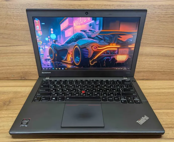 Нетбук Lenovo ThinkPad x240 / 12.5" (1366x768) TN / Intel Core i7-4600U (2 (4) ядра по 2.1 - 3.3 GHz) / 8 GB DDR3 / 240 GB SSD / Intel HD Graphics 4400 / WebCam / Fingerprint / Windows 10 б/в - зображення 2