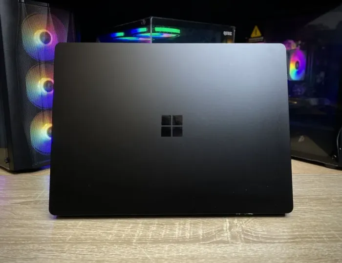 Ультрабук Microsoft Surface Laptop 3 / 13.5" (1920x1080) IPS Touch / Intel Core i5-1035G7 (4 (8) ядра по 1.2 - 3.7 GHz) / 8 GB DDR4 / 256 GB SSD / Intel Iris Plus Graphics / WebCam б/в - зображення 6