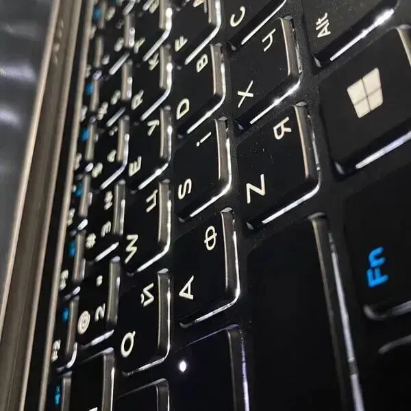 Ультрабук Б-клас Dell Latitude E5470 / 14" (1366x768) TN / Intel Core i5-6440HQ (4 ядра по 2.6 - 3.5 GHz) / 8 GB DDR4 / 256 GB SSD / Intel HD Graphics 530 / VGA / HDMI б/в - зображення 6