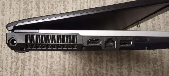 Ноутбук Б-клас Fujitsu LifeBook S760 / 13" (1366x768) TN / Intel Core i5-560M (2 (4) ядра по 2.66 - 3.2 GHz) / 6 GB DDR3 / 120 GB SSD / Intel HD Graphics / WebCam / DVD-ROM б/в - зображення 5