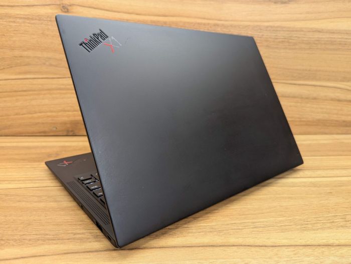 Ультрабук Lenovo ThinkPad X1 Carbon Gen9 / 14" (1920x1200) IPS Touch / Intel Core i7-1185G7 (4 (8) ядра по 3.0 - 4.8 GHz) / 32 GB DDR4 / 480 GB SSD / Intel Iris Xe Graphics / WebCam / Windows 11 б/в - зображення 7