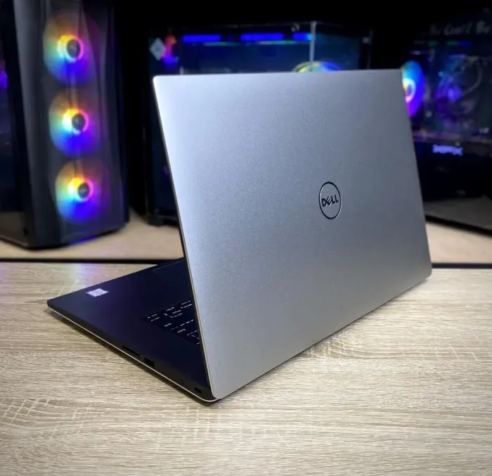 Ігровий ноутбук Dell XPS 15 9560 / 15.6" (3840x2160) IPS / Intel Core i7-7700HQ (4 (8) ядра по 2.8 - 3.8 GHz) / 16 GB DDR4 / 256 GB SSD / nVidia GeForce GTX 1050, 4 GB GDDR5, 128-bit / WebCam б/в - зображення 6