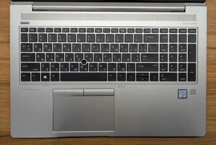 Ультрабук HP EliteBook 850 G6 / 15.6" (1920x1080) IPS / Intel Core i5-8365U (4 (8) ядра по 1.6 - 4.1 GHz) / 16 GB DDR4 / 480 GB SSD / Intel UHD Graphics / Fingerprint / WebCam / Windows 10 б/в - зображення 3