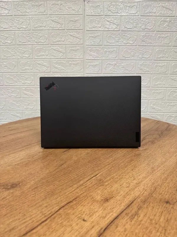 Ультрабук Lenovo ThinkPad X1 Carbon Gen 9 / 14" (3840x2400) IPS / Intel Core i7-1185G7 (4 (8) ядра по 3.0 - 4.8 GHz) / 16 GB DDR4 / 512 GB SSD / Intel Iris Xe Graphics / WebCam б/в - зображення 3