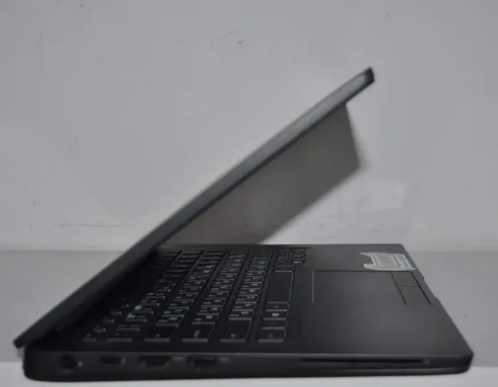 Ультрабук Dell Latitude 7400 / 14" (1920x1080) IPS / Intel Core i5-8265U (4 (8) ядра по 1.6 - 3.9 GHz) / 32 GB DDR4 / 256 GB SSD / Intel UHD Graphics / WebCam / Windows 11 Pro б/в - зображення 7