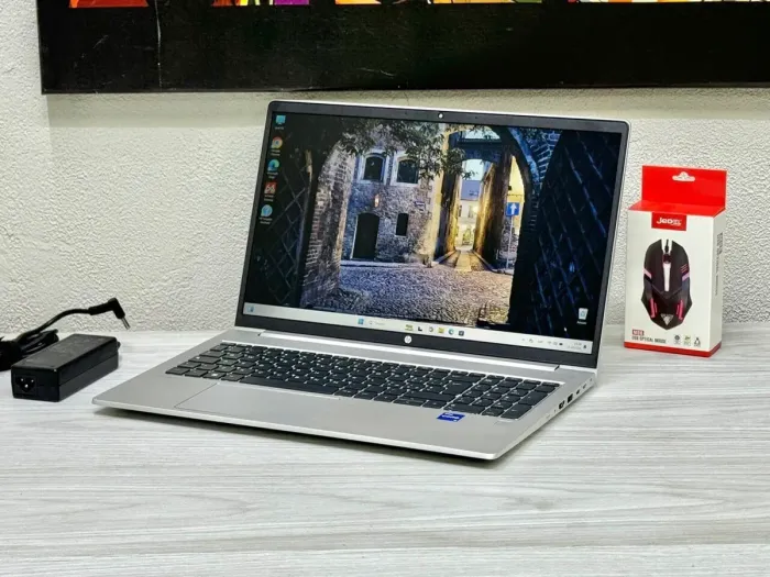 Ультрабук HP ProBook 450 G10 / 15.6" (1920x1080) IPS / Intel Core i5-1334U (10 (12) ядер по 3.4 - 4.6 GHz) / 16 GB DDR4 / 512 GB SSD M.2 / Intel Iris Xe Graphics / WebCam / Win 11 Pro б/в - зображення 4