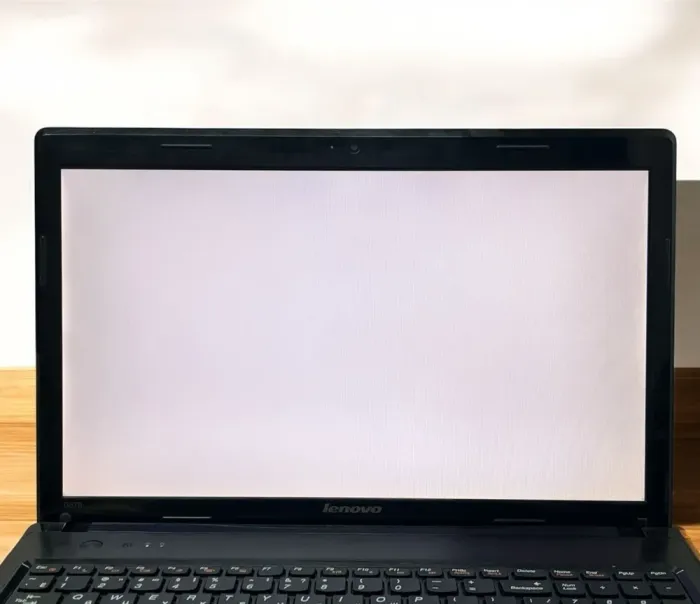 Ноутбук Lenovo G570 / 15.6" (1366x768) TN / Intel Core i3-2350M (2 (4) ядра по 2.3 GHz) / 4 GB DDR3 / 120 GB SSD / AMD Radeon HD 6370M, 1 GB GDDR3, 128-bit / WebCam б/в - зображення 8